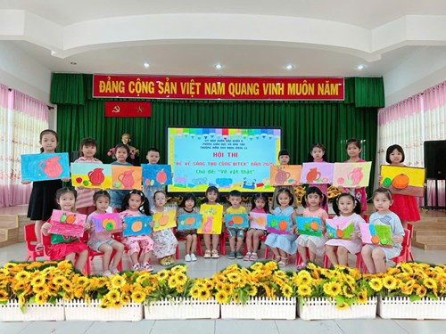 ☘️☘️☘️Ngày 19/3 và ngày 24/3/2024, Giáo viên Trường Mầm non Rạng Đông 11 kết hợp với giáo viên dạy năng khiếu tổ chức cho các bé vẽ tranh gửi dự thi hội thi “Bé vẽ sáng tạo cùng bitex” Năm 2025 với 2 nội dung “Vẽ vật thật” và “Vẽ theo mẫu, sáng tạo trên mẫu”.