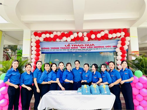Chi đoàn Trường Mầm non Rạng Đông 11 thực hiện công trình thanh niên gây quỹ trao học bổng cho trẻ em có hoàn cảnh khó khăn tại đơn vị và trên địa bàn Phường 11