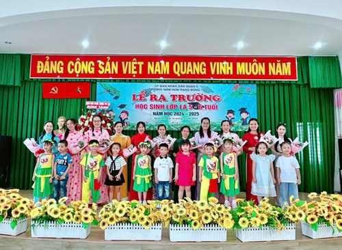 Trường Mầm non Rạng Đông 11 tổ chức lễ ra trường học sinh lớp Lá 5-6 tuổi