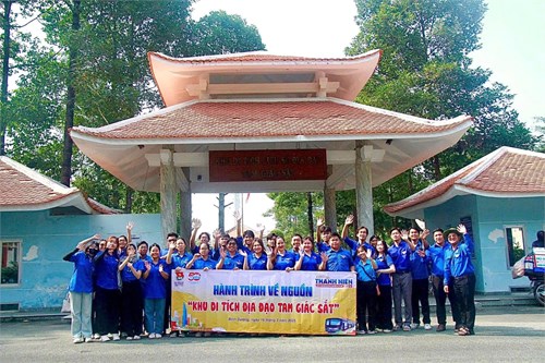 Phường 12 - Gò Vấp tổ chức hành trình về nguồn khu căn cứ cách mạng thành Đoàn Thành phố Hồ Chí Minh   Di tích địa đạo Tam giác sắt 