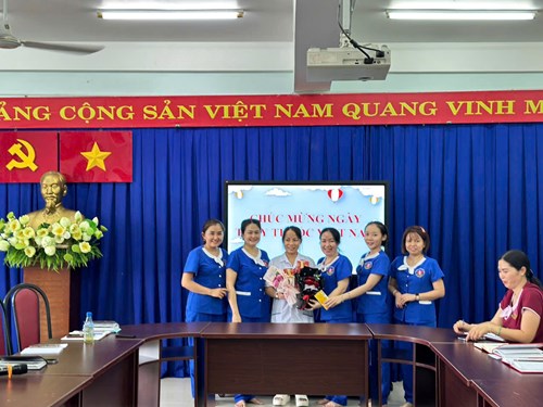 Chào mừng 70 năm ngày thầy thuốc Việt Nam 27 - 02