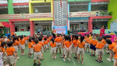 Ngày hội  nuôi heo đất gây quỹ khuyến học 