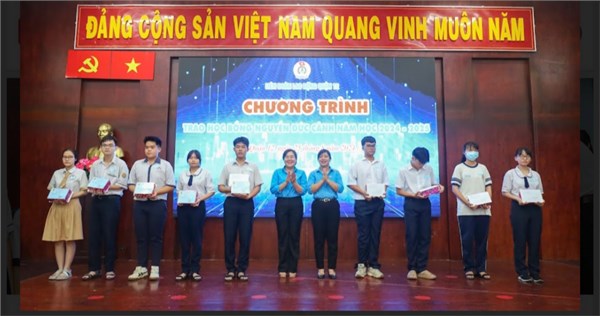 Hội nghị Tổng kết phong trào công nhân viên chức lao động và hoạt động công đoàn khối trường học năm học 2023-2024 tại Liên đoàn lao động Quận 12