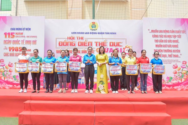 CĐCS Trường MN Sơn Ca: Tham gia Hội thi  ĐỒNG DIỄN THỂ DỤC GIỮA GIỜ   năm 2025 do LĐLĐ Q.TB tổ chức và đã xuất sắc đạt giải khuyến khích.