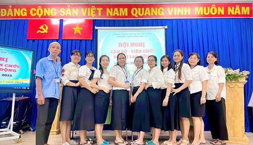 Trường MN Sơn Ca: Tổ chức thành công Hội nghị viên chức, người lao động năm học 2024-2025.