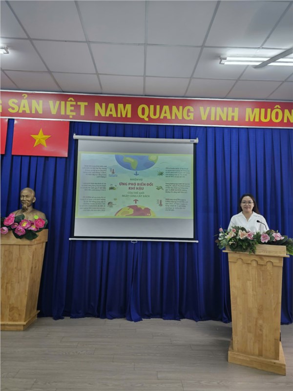 Trường Mầm non Sơn Ca tổ chức hội nghị tuyên truyền về luật bảo vệ môi trường và hướng dẫn phân loại chất thải rắn sinh hoạt tại nguồn.