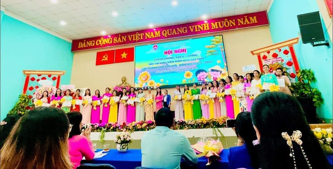 Phòng Giáo Dục và Đào tạo Thành phố Thủ Đức đã trao giải hội thi giáo viên dạy giỏi cấp Thành phố Thủ Đức năm 2023-2024