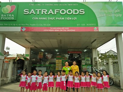 Các bé trải nghiệm đi Siêu thị