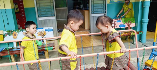 Hoạt Động Ngoài Trời