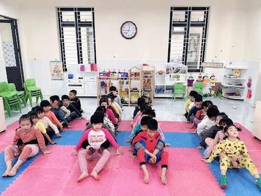 Trò chơi dân gian Đua thuyền