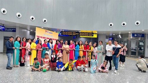 Tháng 3 - Lan tỏa vẻ đẹp áo dài Việt Nam - Tháng yêu thương và tôn vinh Phụ nữ