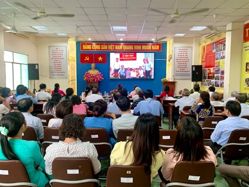 Cấp ủy tham dự hội nghị sơ kết công tác xây dựng đảng, chính quyền, vận động nhân dân 6 tháng đầu năm và triển khai một số nhiệm vụ trọng tâm 6 tháng cuối năm 2024; thông tin thời sự định kỳ tại đảng ủy phường 7