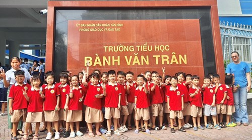 Tham quan trường Tiểu Học Bành Văn Trân (Lá 2)