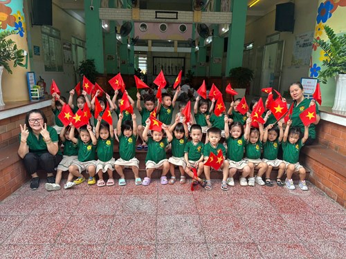 Lớp Mầm 1 đồng diễn thể dục