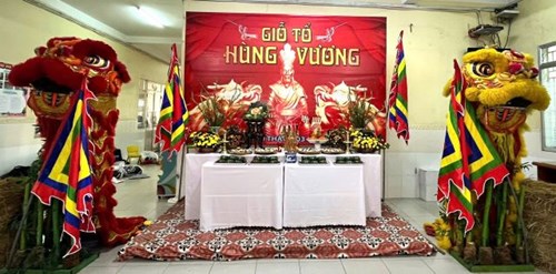 Trường mầm non tuổi xanh tổ chức nghi lễ dâng hương ngày giỗ tổ hùng vương