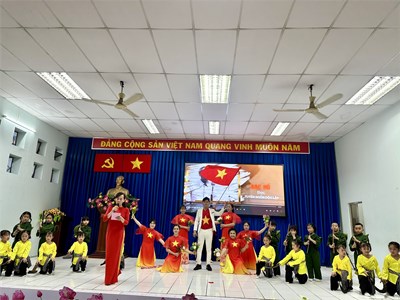 Hội thi văn nghệ kỷ niệm 49 năm ngày Giải phóng Miền Nam, thống nhất Đất nước.