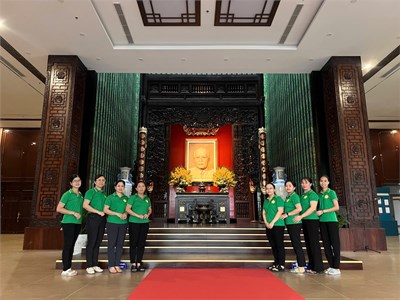 Trường Mầm non Xuân Thới Đông tham quan triển lãm   Ba Son- dòng thời gian  tại bảo tàng Tôn Đức Thắng TP HCM