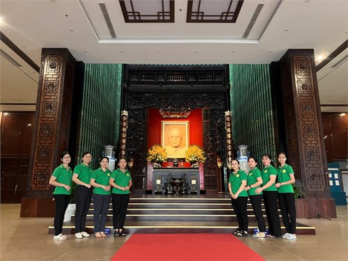 Trường Mầm non Xuân Thới Đông tham quan triển lãm   Ba Son- dòng thời gian  tại bảo tàng Tôn Đức Thắng TP HCM