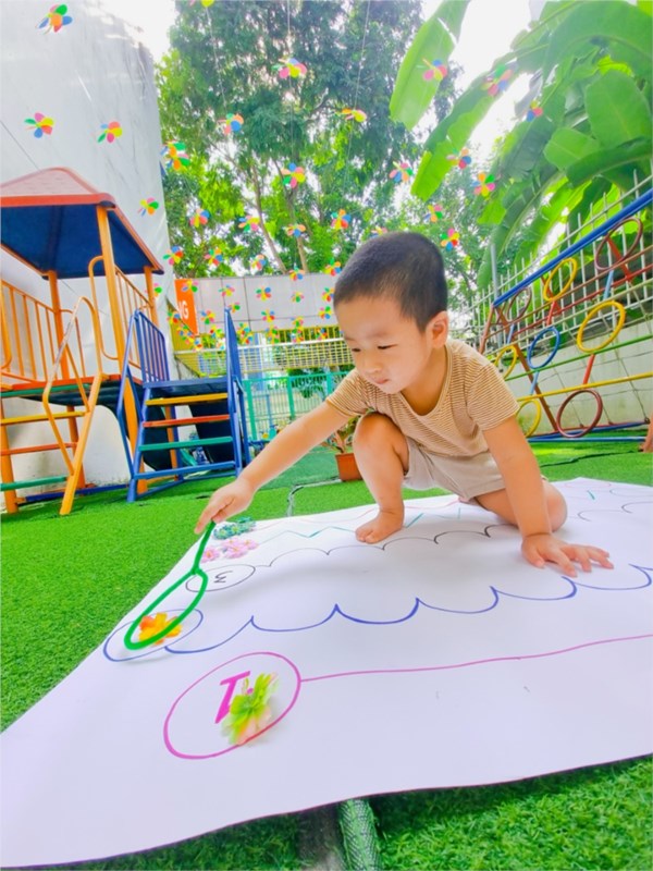 Vui chơi ngoài trời:   Ai nhanh, ai đúng ?