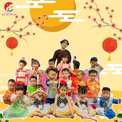 Bé vui hội trăng rằm