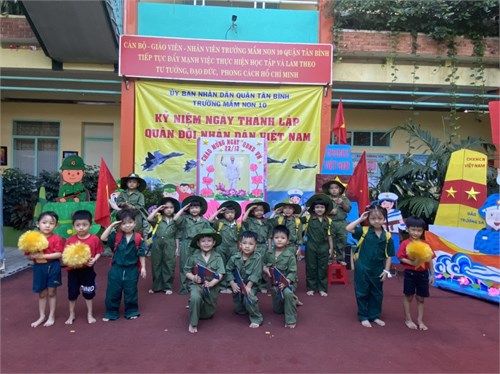 Hoạt động chào mừng ngày Quân đội nhân dân Việt Nam của cô và trò lớp Chồi 2
