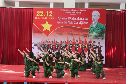 Tiết mục đồng diễn : Hát mãi khúc quân hành