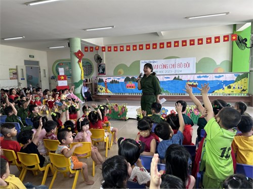 Trường MN1: Tổ chức lễ hội   Bé vui cùng chú bộ đội  nhân kỷ niệm 79 năm ngày thành lập Quân đội nhân dân Việt nam 2212/2023.