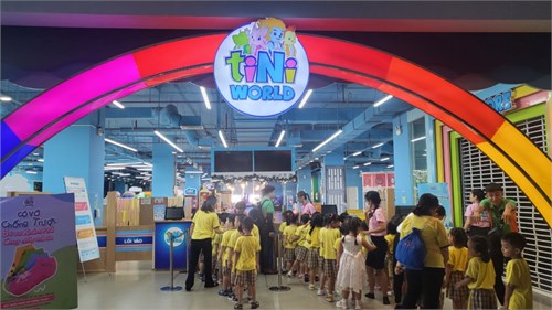 Trường MN 25B tổ chức cho các bé đi hoạt động trải nghiệm tại siêu thị Giga Mall NH 2023-2024
