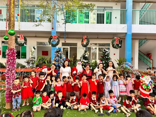 Trường Mầm non 26 tổ chức cho trẻ vui chơi lễ noen