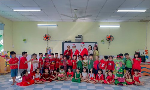 Trường Mầm non 27 tổ chức cho các bé vui Noel