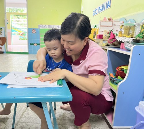 Giờ học của lớp Mầm 3 (cô Kim Thanh)