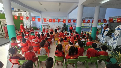 Trường mầm non 5b tổ chức lễ hội   bé vui giáng sinh  năm 2023