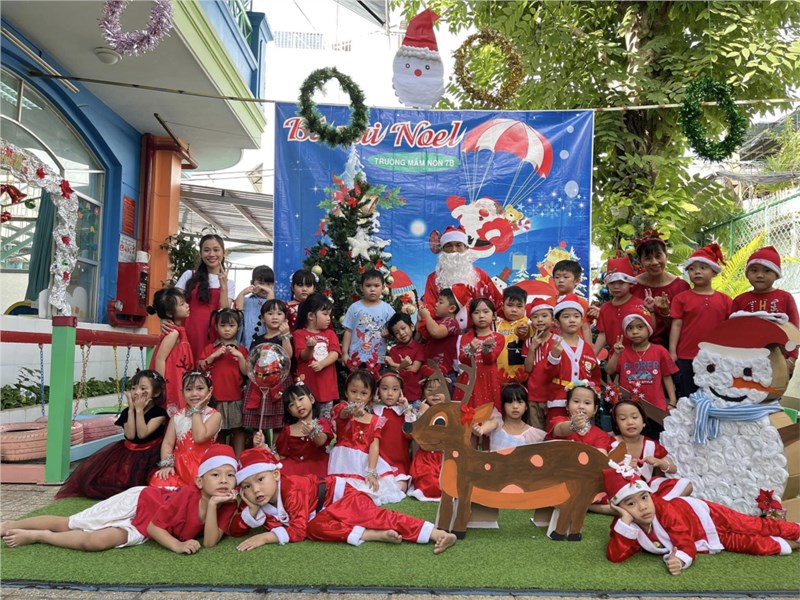 Trường Mầm non 7B tổ chức hoạt động  Bé vui cùng ông Noel  cho các bé