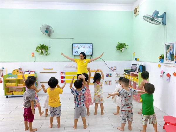 Trường Mầm Non 8 - Giờ học VĐTN  Con chim non 