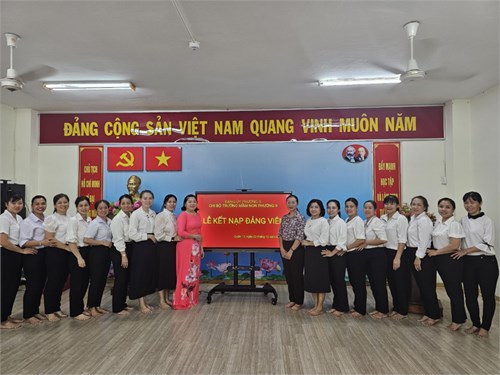 Ngày 22 tháng 12 năm 2023 Chi bộ trường Mầm non Phường 9 đã thực hiện công tác kết nạp đảng viên mới trong nhà trường