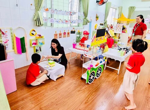 🌺🌷💐🌞Trường Mầm non Phường 15A xin được biểu dương và chúc mừng thành tích xuất sắc của 12 giáo viên đã đạt giải trong Hội thi  Giáo viên Mầm non dạy giỏi  cấp Quận - Chủ đề  Xây dựng kế hoạch và tổ chức hoạt động nuôi dưỡng, chăm sóc, giáo dục  - Năm học 2023 - 2024.
Đây là động lực để các giáo viên đạt được nhiều thành tích cao hơn nữa trong sự nghiệp trồng người.🍀🌺🌼💐🏵🏆🎀🎉
