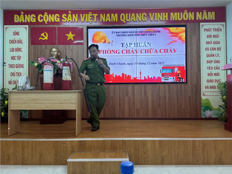 Ngày 15/12/2023 trường Mầm non Thuỷ  Tiên 2 tổ chức công tác phòng cháy chữa cháy tại đơn vỊ