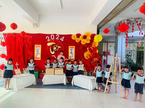 Chuyên đề “ Nâng cao năng lực sáng tạo và cảm thụ nghệ thuật cho trẻ thông qua hoạt động tạo hình” - lớp  Lá 2