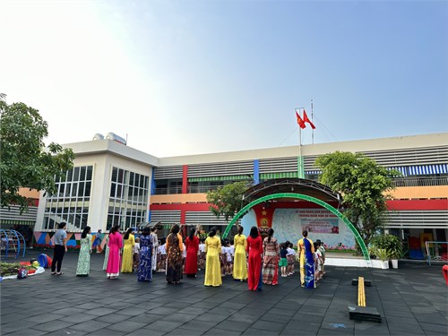 Chào cờ sáng thứ hai của tuần đầu tiên tháng 3/2024