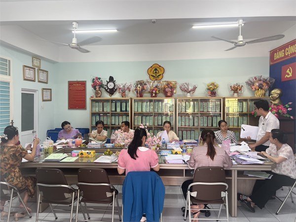 Trường Mầm non Bé Ngoan 1 đón đoàn kiểm tra tài chính