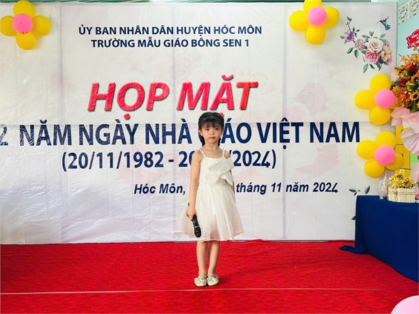 Tiết mục thi văn nghệ lớp Lá 2 chào mừng ngày Nhà giáo VN 20/11/2024