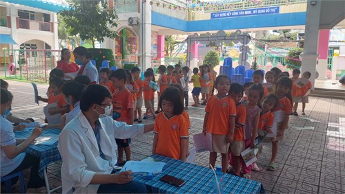 Trường Mầm non Họa Mi 2 tổ chức khám sức khỏe cho trẻ năm học 2024 - 2025