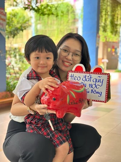 Ngày hội  khui nuôi heo đất khuyến học  năm học 2023 - 2024