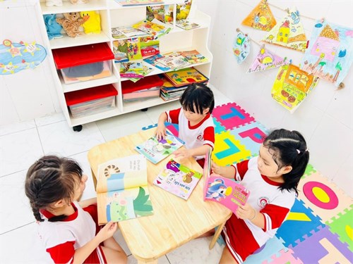 Hoạt động vui chơi trong lớp - khối chồi