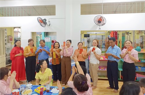 Công đoàn phối hợp chính quyền tổ chức họp mặt đầu xuân giáp thìn 2024