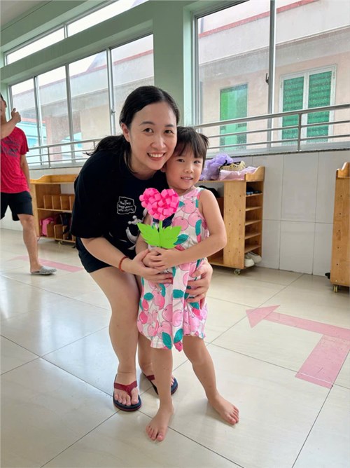 Hình ảnh tổ chức những hoạt động chào mừng ngày Phụ nữ Việt Nam 20.10 của các khối lớp