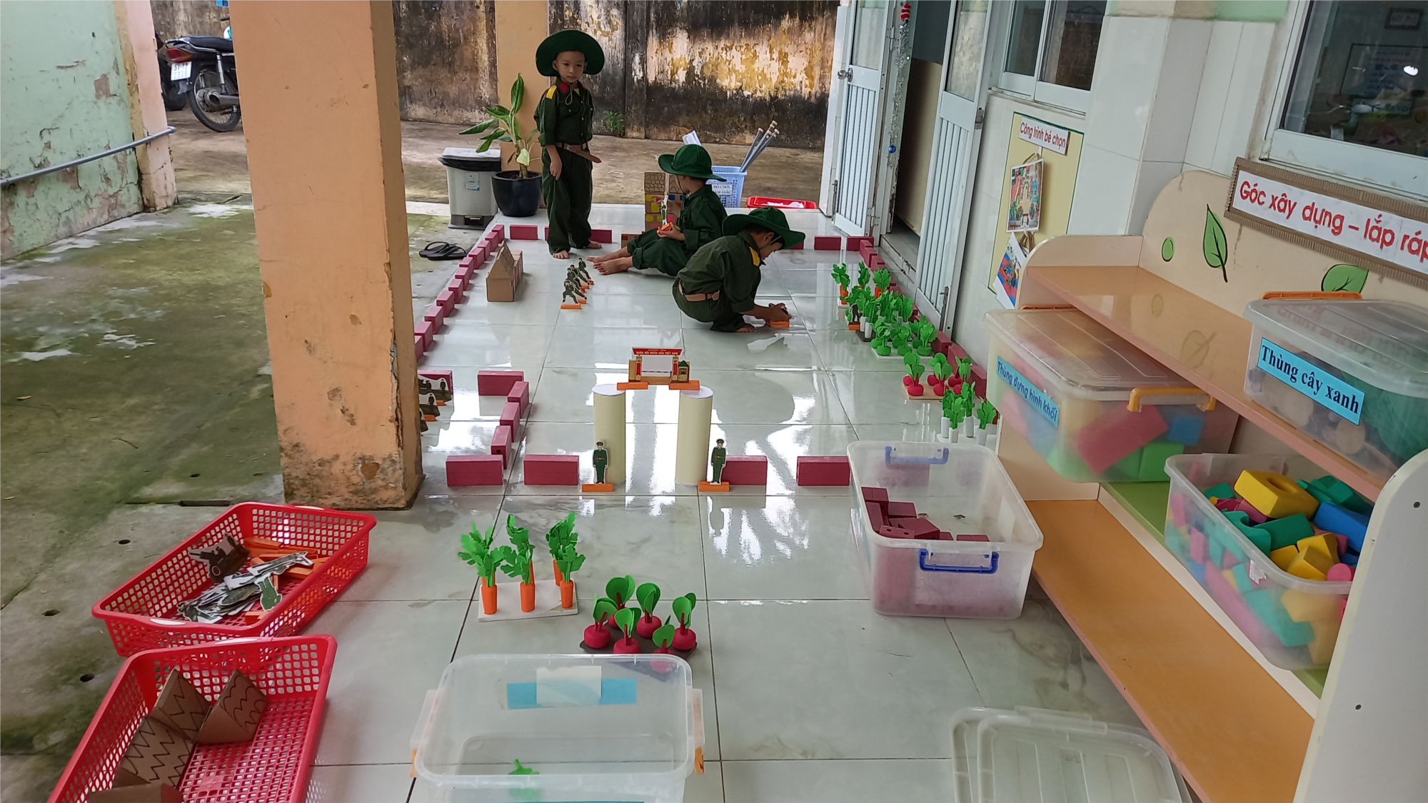 Hình ảnh vui chơi trong lớp Lá 4