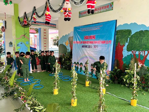 Trẻ Lá_Chơi trò chơi vận động nhân ngày 22/12