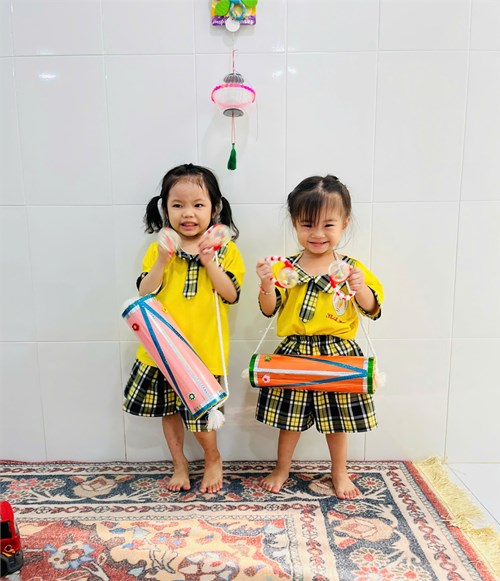 VẬN ĐỘNG THEO NHẠC: Tay thơm tay ngoan