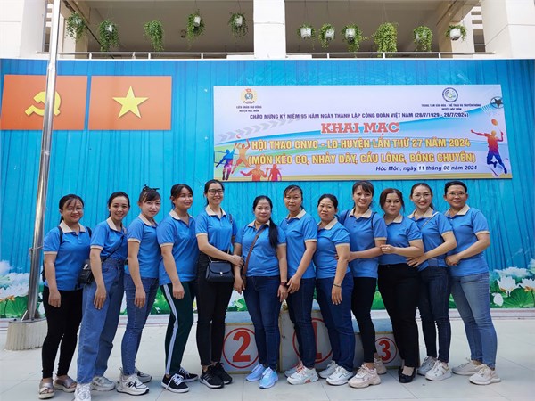 Tham gia Hội thi kéo co do Liên đoàn Lao động Huyện Hóc Môn tổ chức